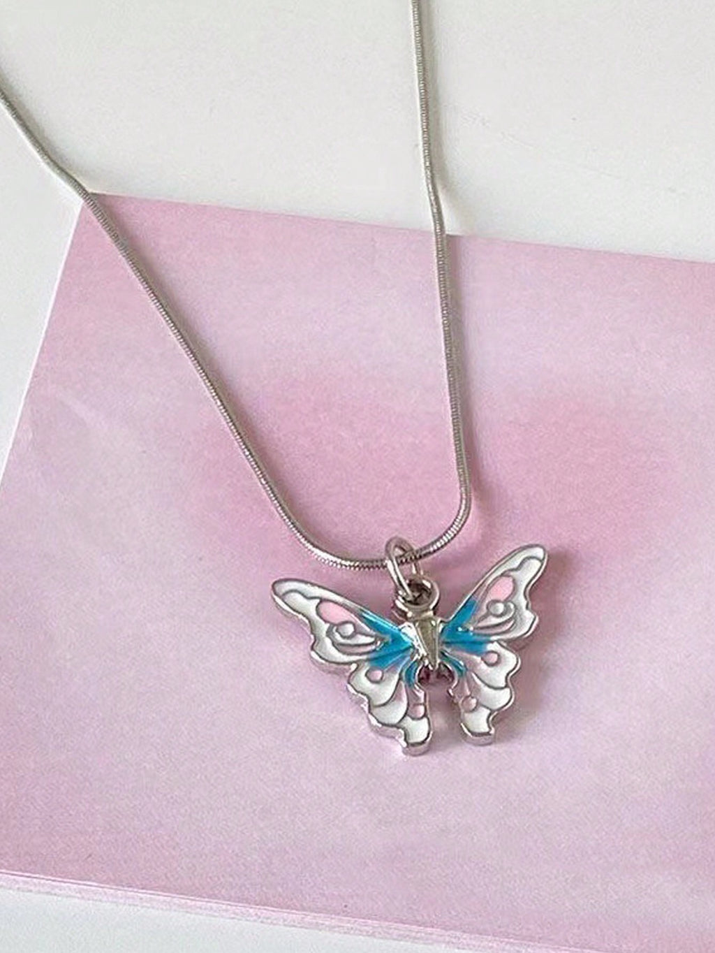 Collar princes in love